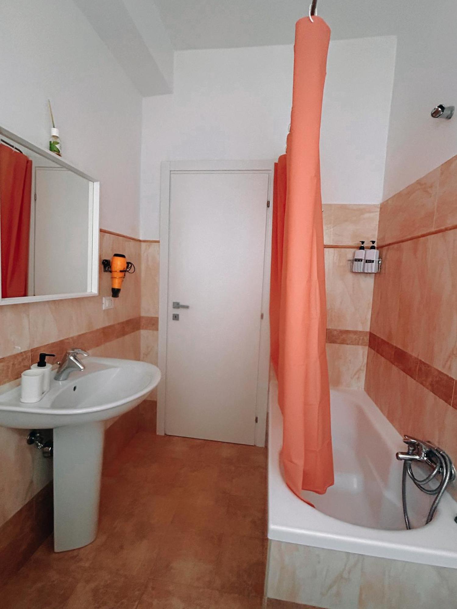 La Casa Di Michelle Hotel Foggia Buitenkant foto